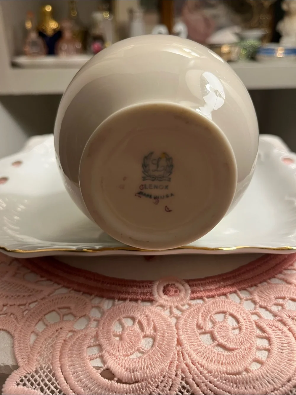 N/A elegant cream